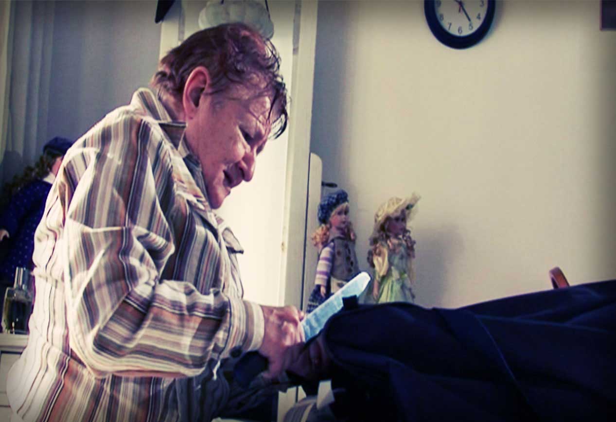 Božena Novaková is back home from visiting her daughter. She's clearly very tired from the trip. What she doesn't know is how this beautiful but ordinary Sunday will turn into an opportunity to take control of her life again. This is a short film about family relations, seeking for independence and about what happens when we feel that our loved ones don't really care about us anymore.