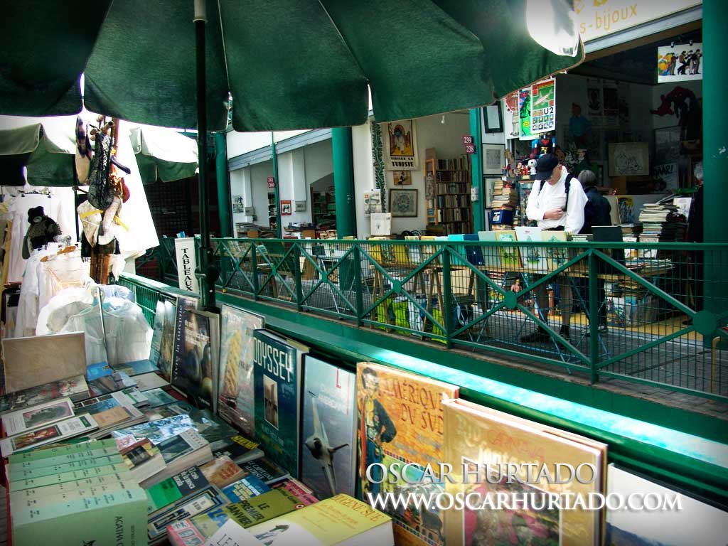 View inside Paris' biggest flea market