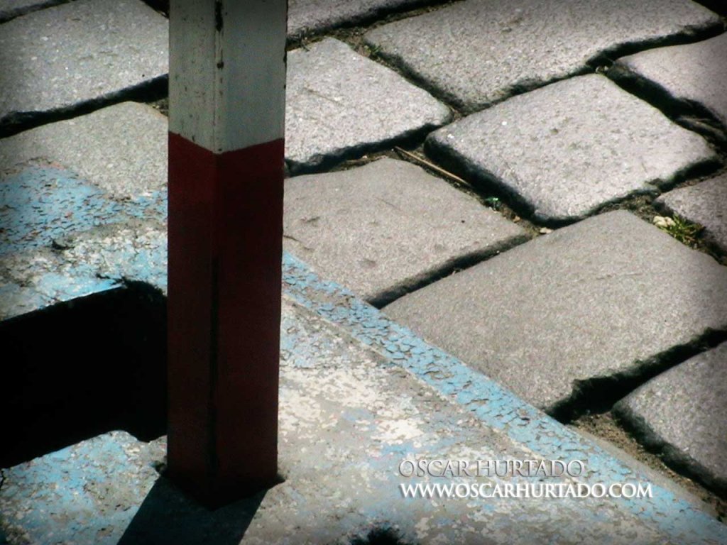 Diagonal Collisions - Color photograph (2008)